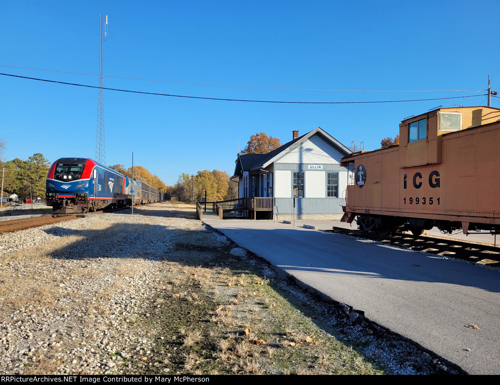 Southbound Amtrak 59